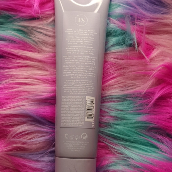 Fenty Skin Cleanser - Picture 4 of 4